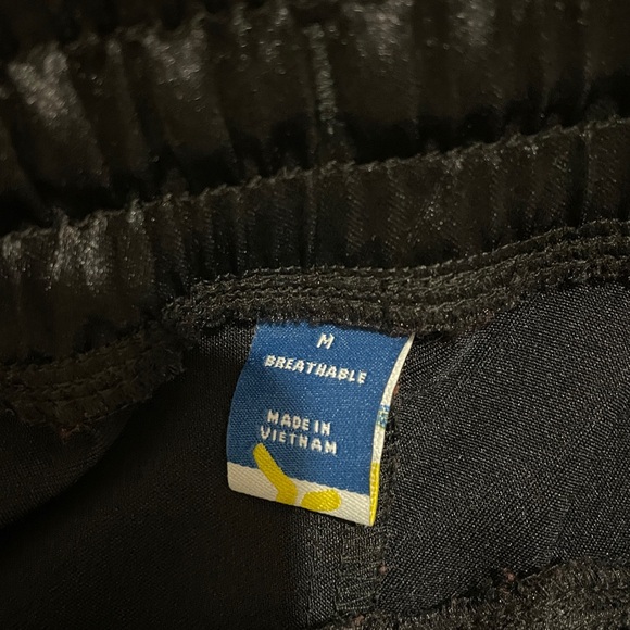 Old Navy Mid-Rise Wide-Leg Satin Track Pants - Picture 5 of 5